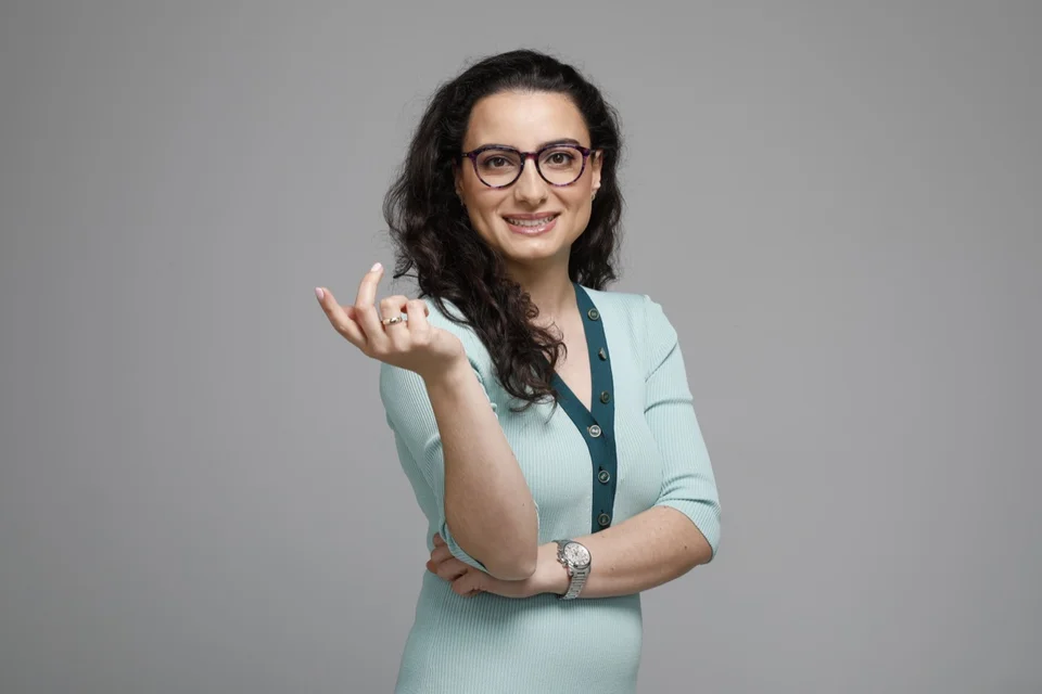 Lek. Hana Köhncke w miętowej sukience
